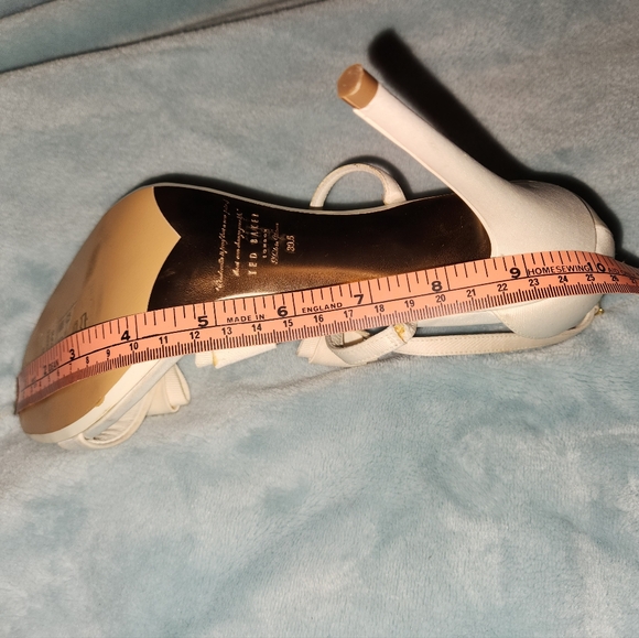 Ted Baker white heels with bow - Picture 13 of 15